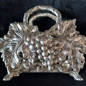 Vintage Studio Silversmiths Silver-plated Napkin holder with feet